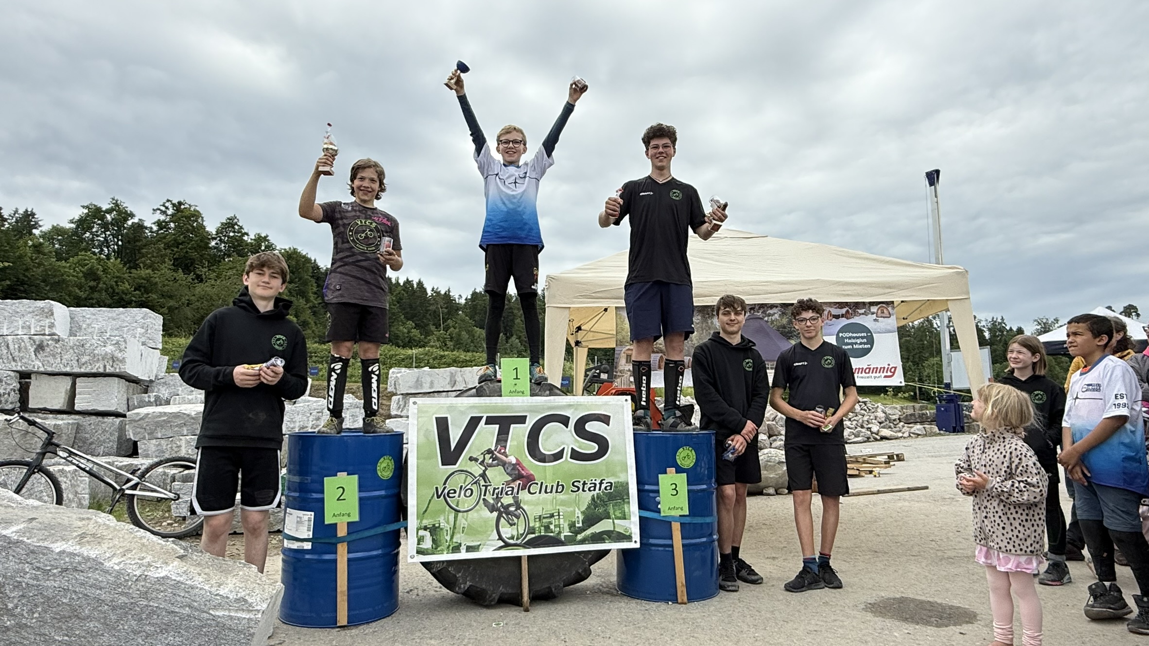 Podium und Fahrer