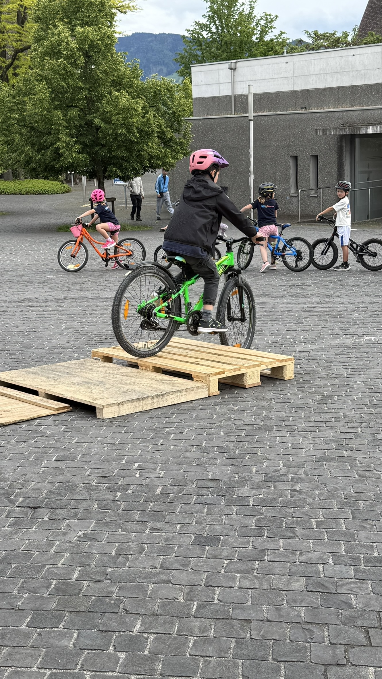 Sport Kids auf dem Trialparcours